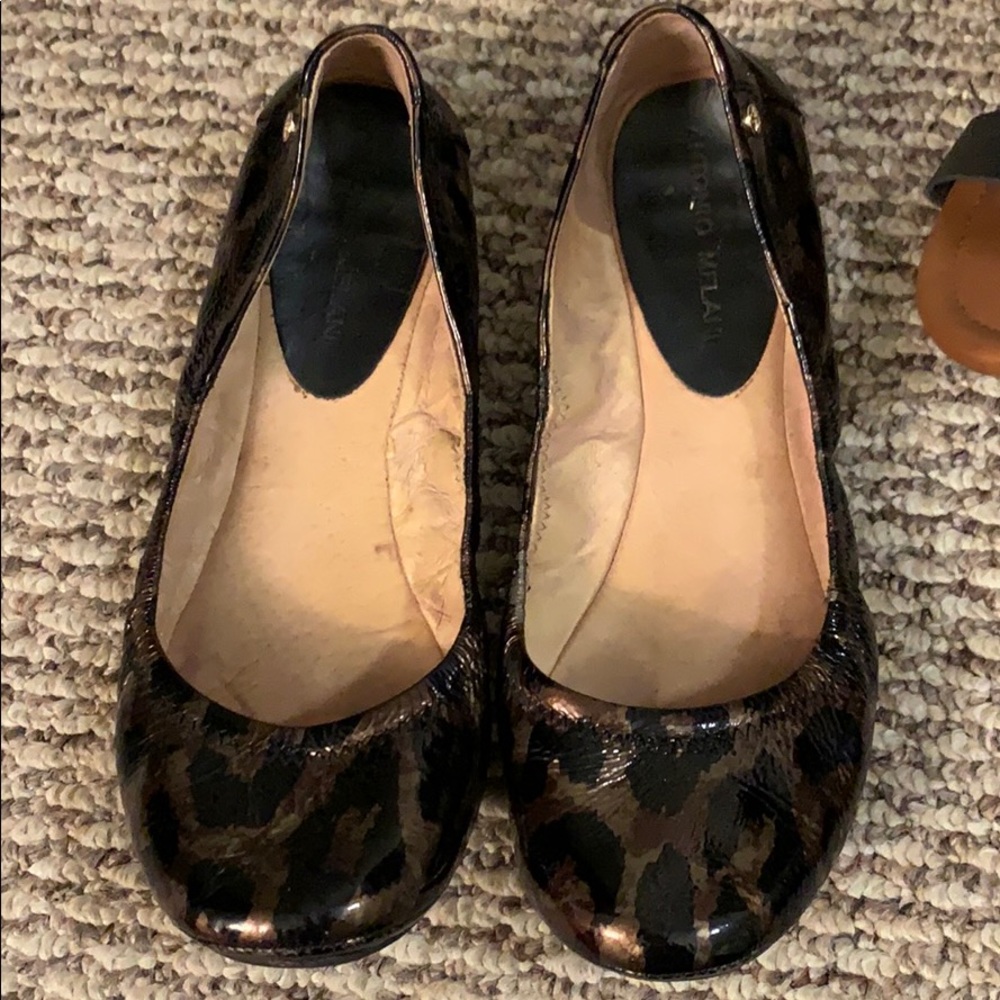 Antonio melani leather leopard print flats size 9